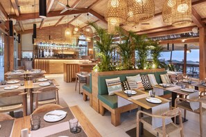 2 restaurants, breakfast, lunch, dinner served; Spanish cuisine 