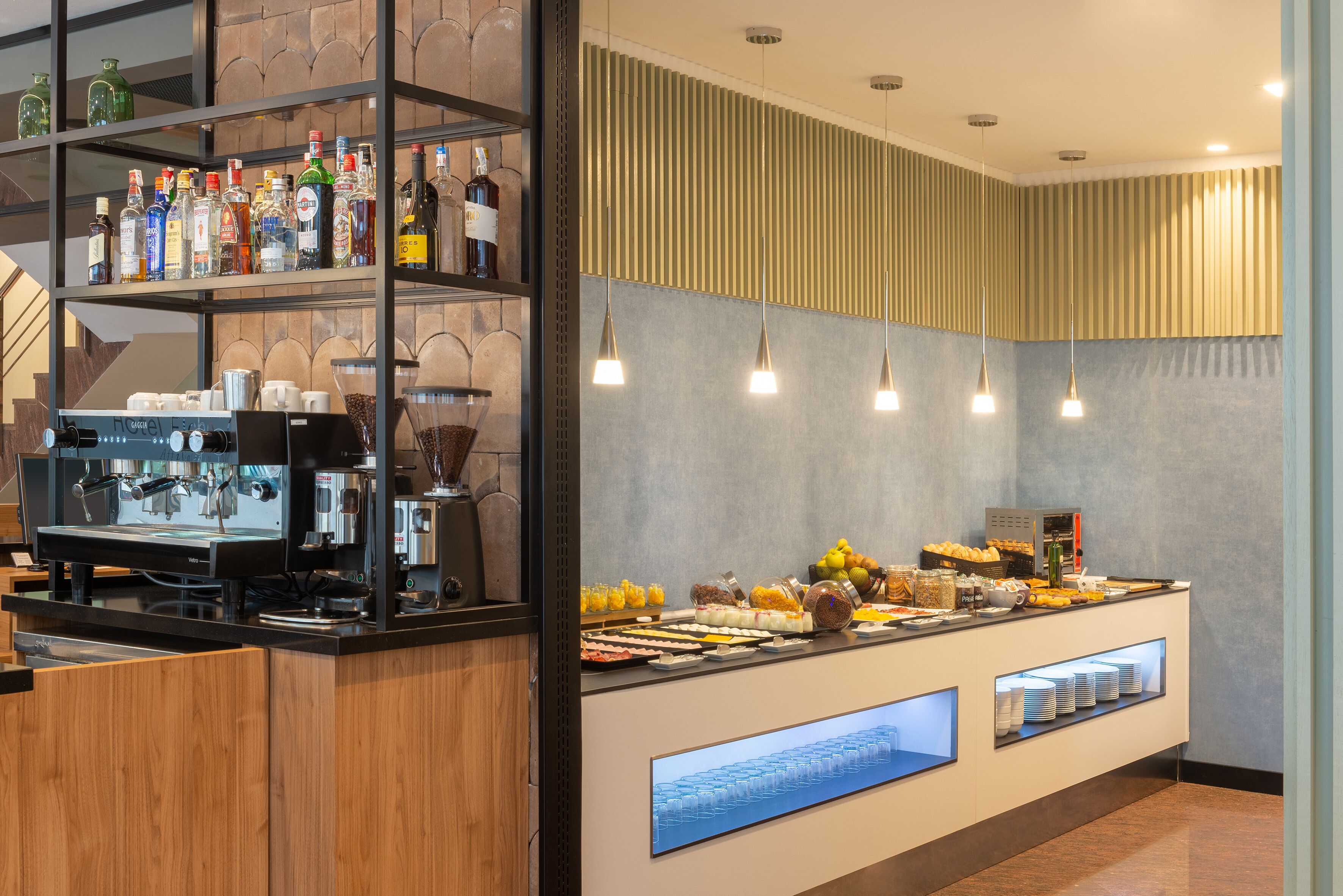 lunch and dinner served, mediterranean cuisine