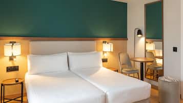 1 sovrum, minibar, vÀrdeförvaringsskÄp pÄ rummet och skrivbord