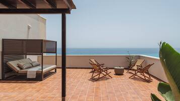 The Reserve Suite Penthouse Ocean Front Horizon | Premium bedding, free minibar, in-room safe, blackout drapes