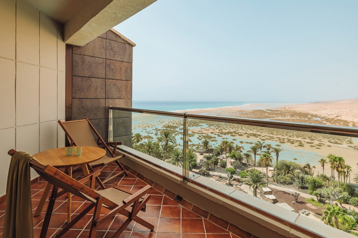 1 bedroom, premium bedding, free minibar, in-room safe