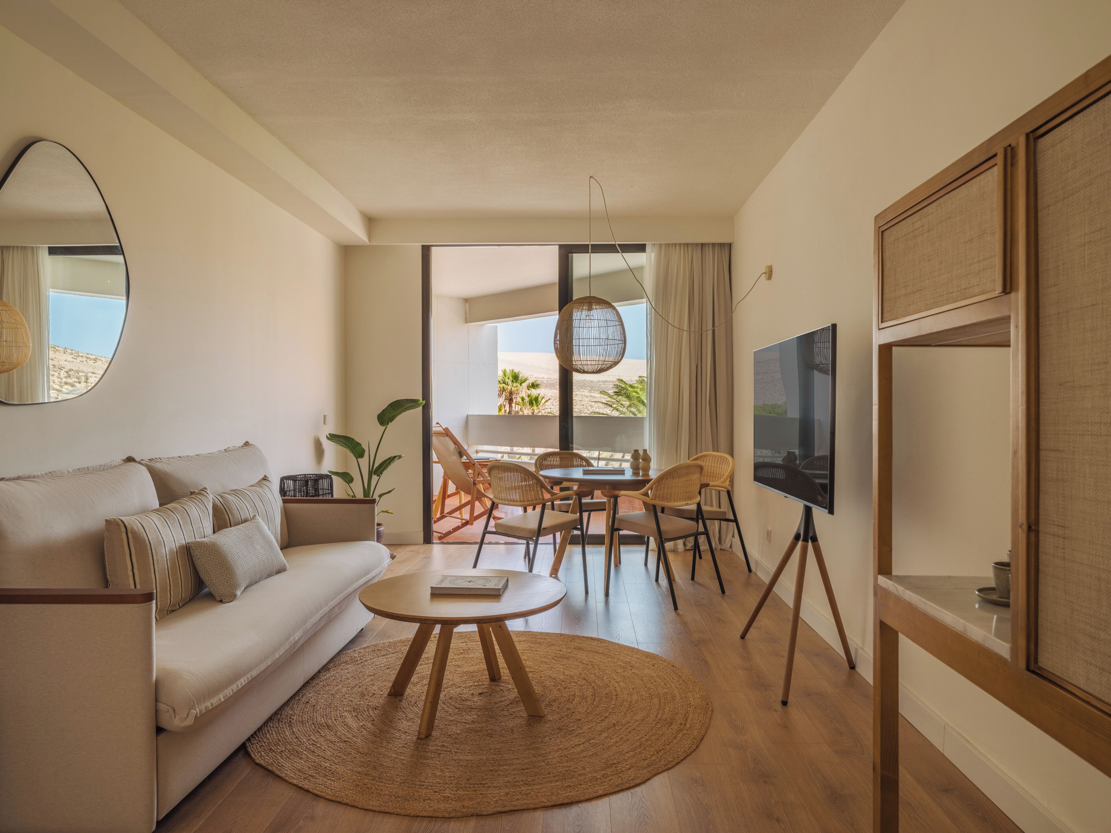 Premium bedding, free minibar, in-room safe, blackout drapes