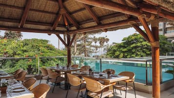 8 restaurants, lunch, dinner, brunch served; Italian cuisine