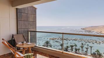 Premium bedding, free minibar, in-room safe, blackout drapes