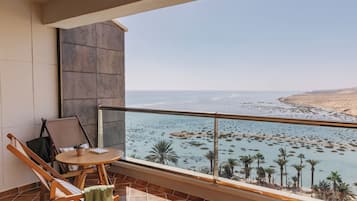 Premium bedding, free minibar, in-room safe, blackout drapes