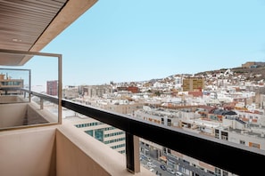 Standard Room, 1 King Bed, Balcony | Minibar, in-room safe, desk, laptop workspace