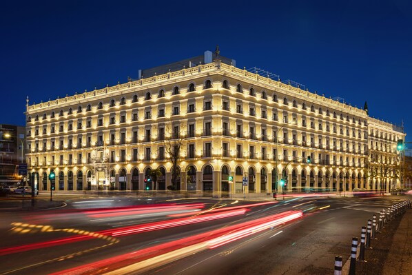 Façade de l’hébergement - soirée/nuit