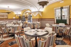 Daily buffet breakfast (EUR 13 per person)