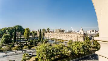 Quarto casal, vista para a cidade | Fachada