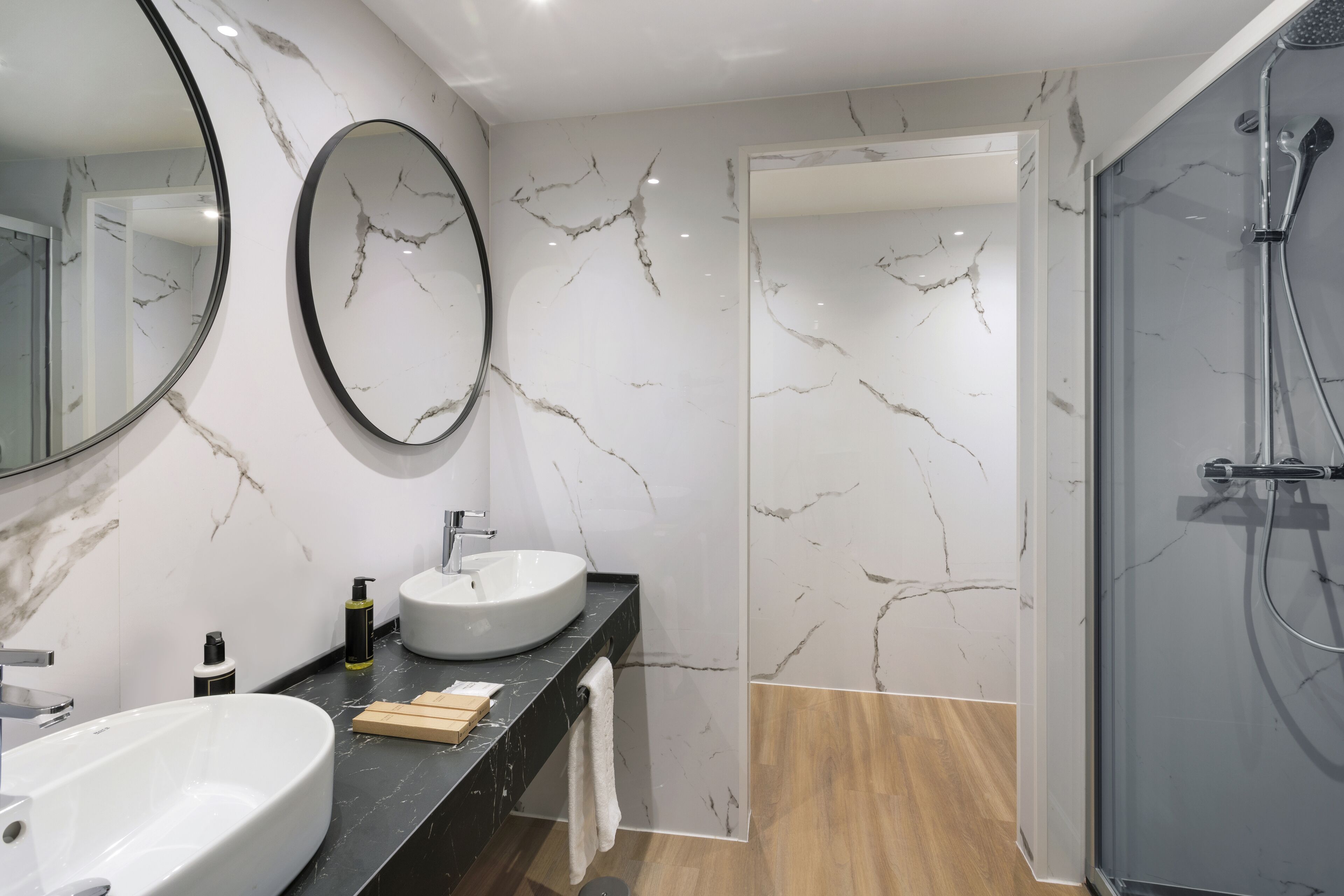 double room (sofá cama) | bathroom | eco-friendly toiletries, hair dryer, towels