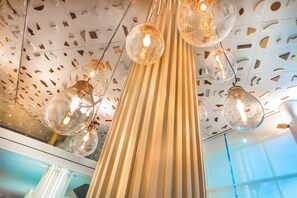 Siddeområde i lobbyen