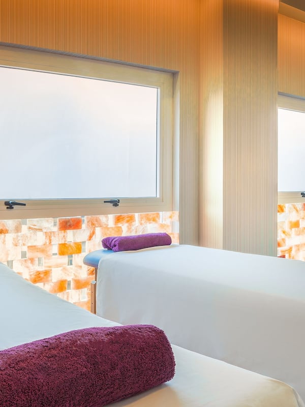 Couples treatment rooms, sauna, hot tub, steam room, hot springs