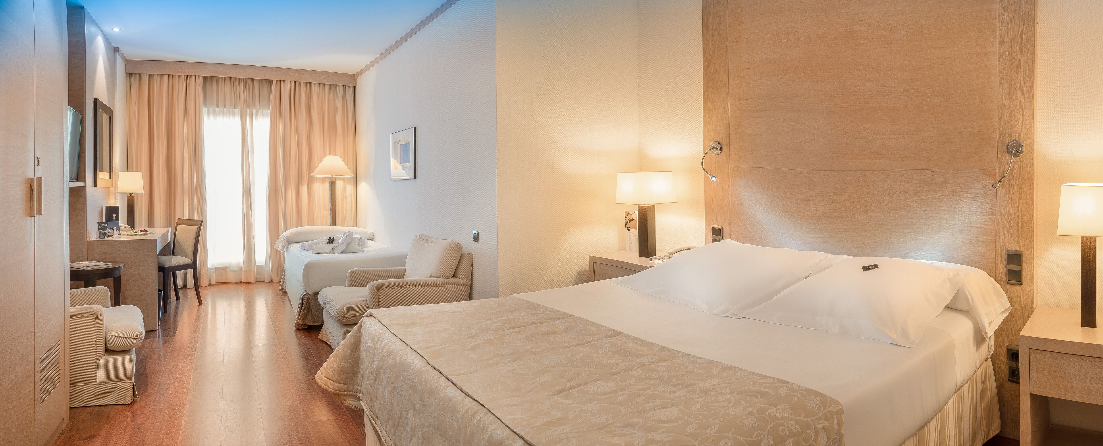 Couette en duvet, minibar, coffre-fort, bureau