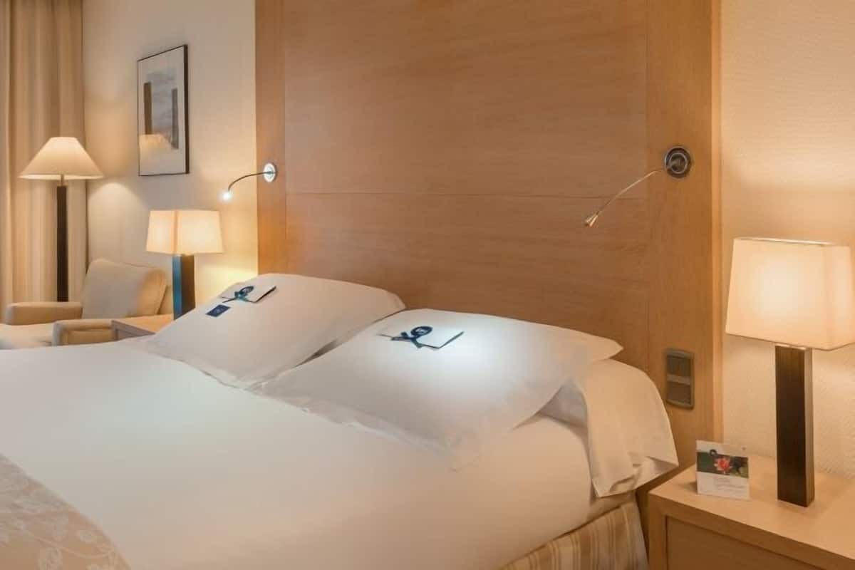 1 bedroom, down comforters, minibar, in-room safe