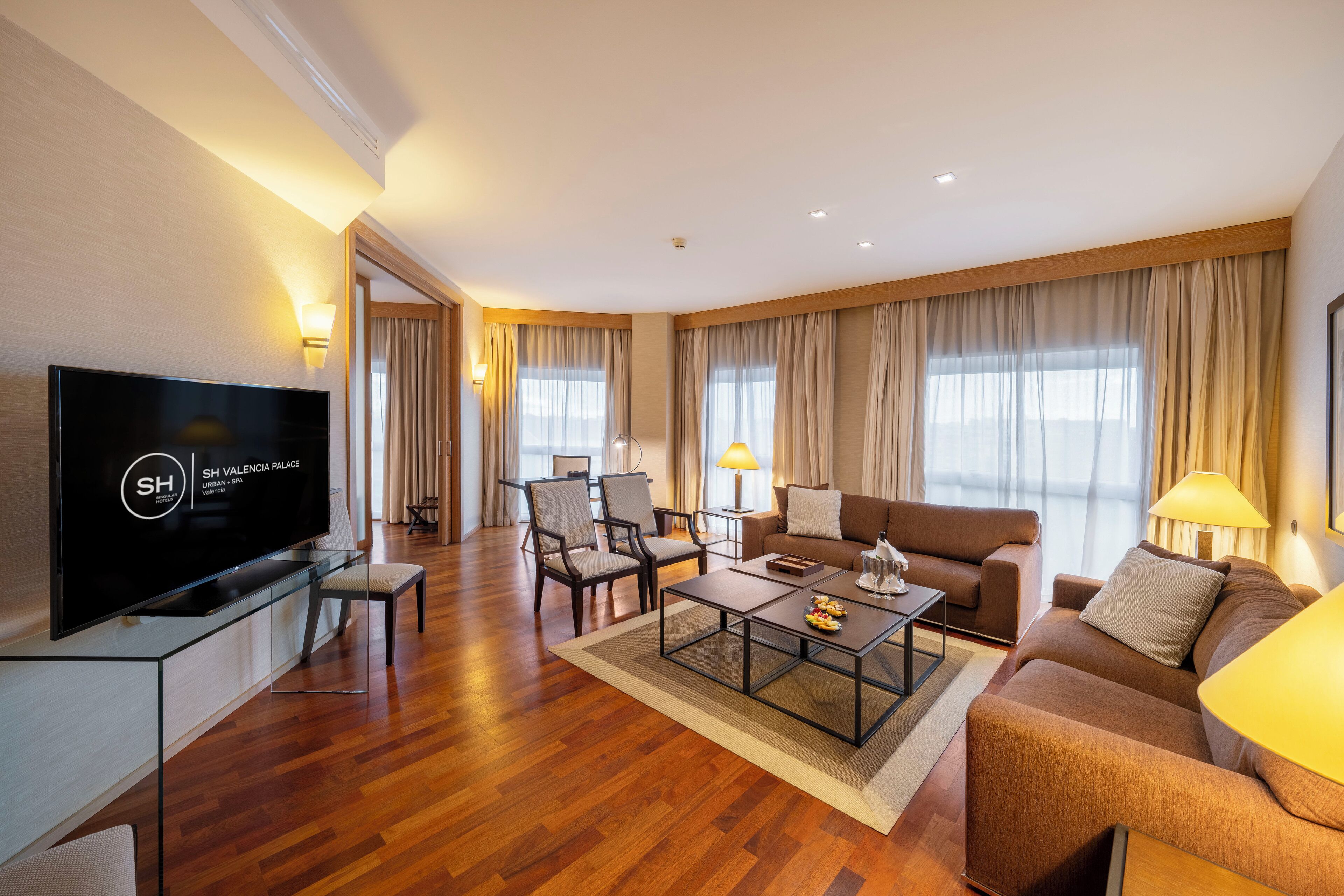 Couette en duvet d'oie, minibar, coffres-forts dans les chambres, bureau