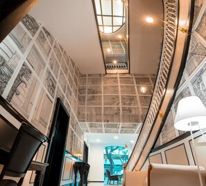 Sala de estar en el lobby