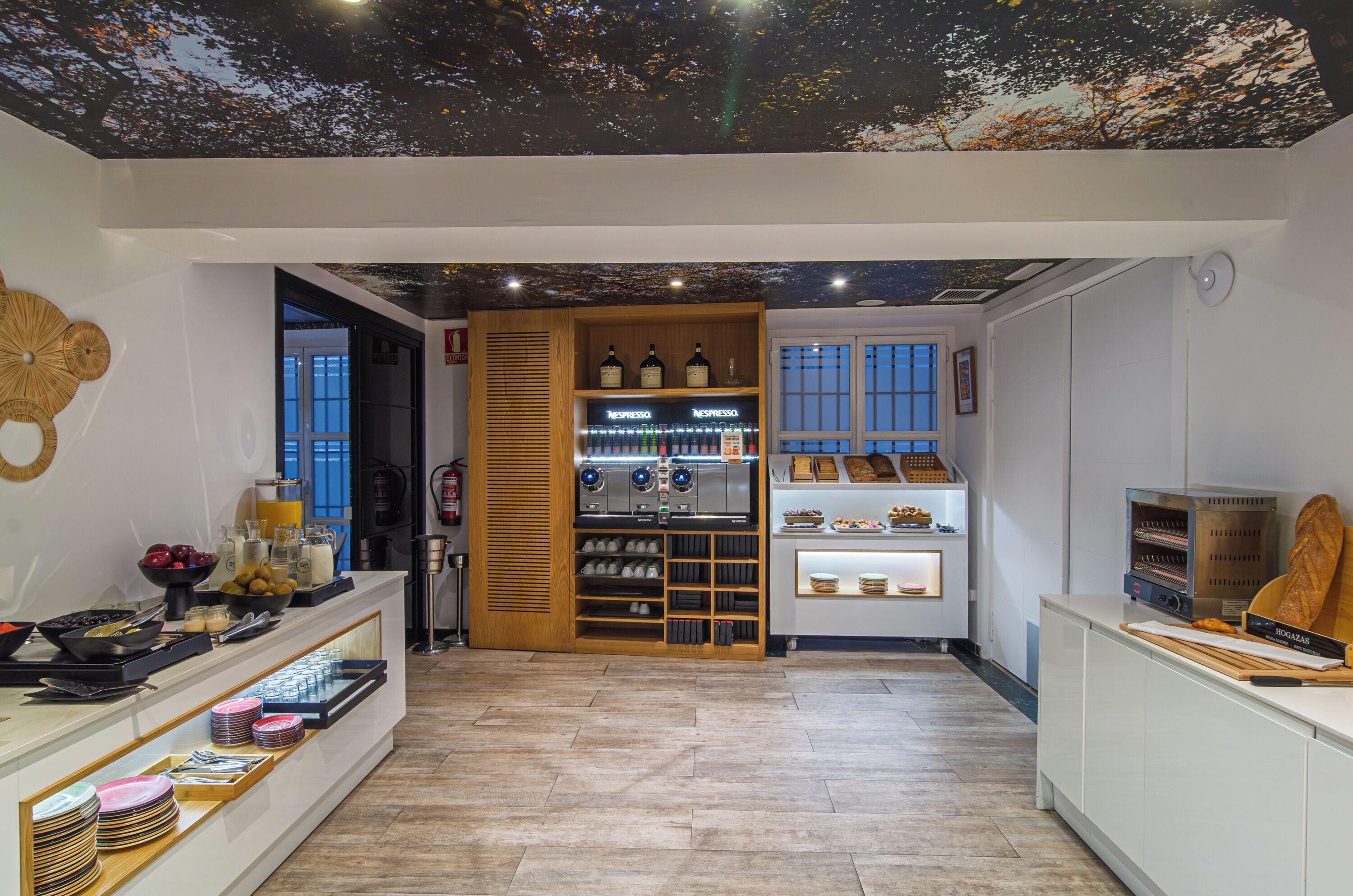 daily buffet breakfast (eur 15.50 per person)