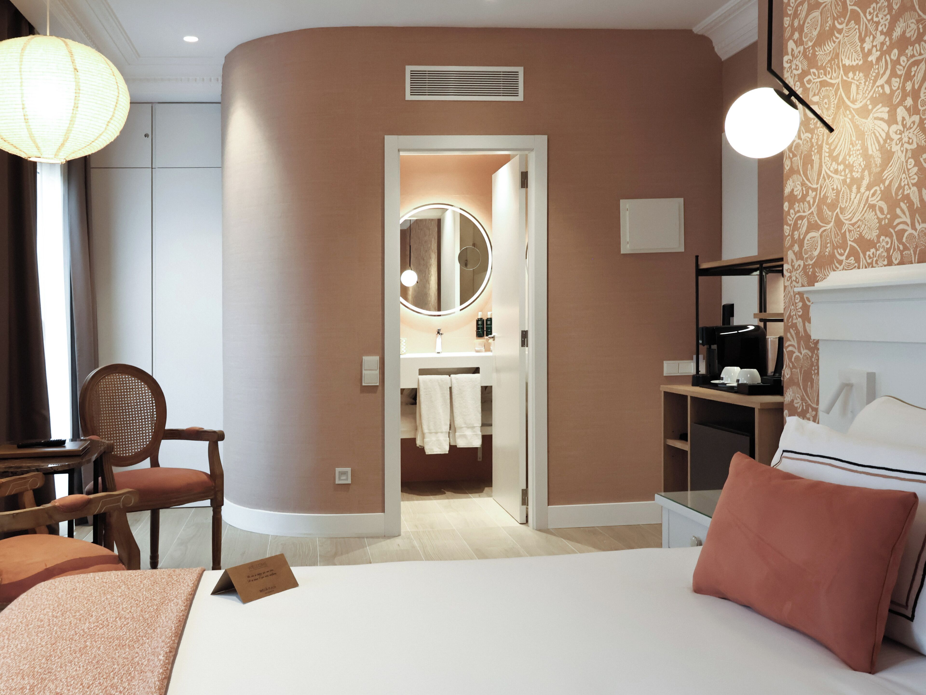 Phòng Premium, hiên | Chăn bông, minibar, két bảo mật tại phòng, bàn 