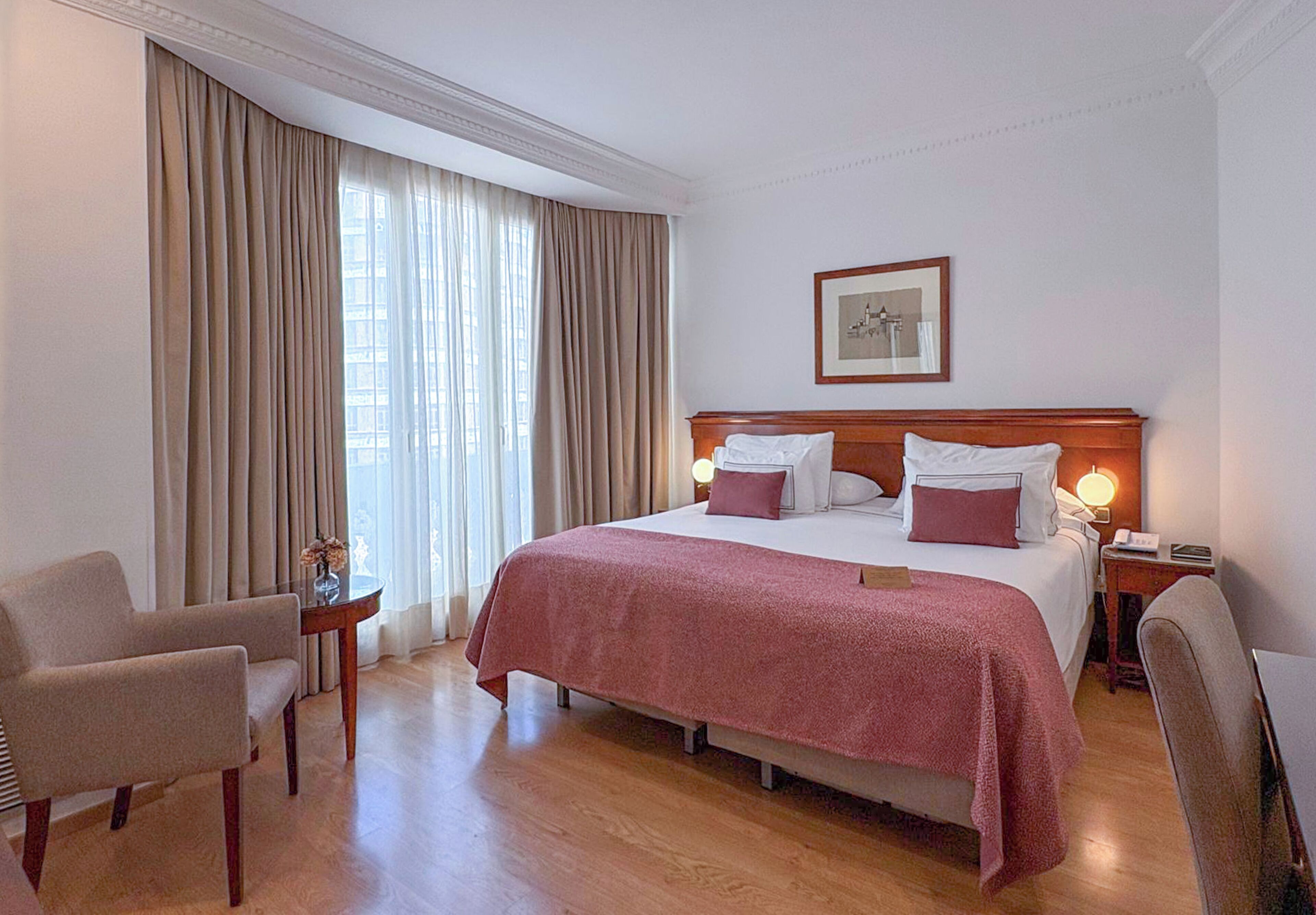 Melia Room, Classic-Zimmer | Daunenbettdecken, Minibar, Zimmersafe, Schreibtisch
