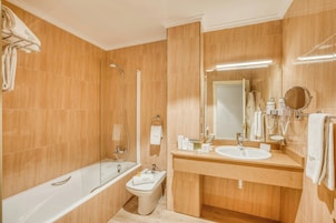 Doppia Classic | Minibar, una cassaforte in camera, una scrivania, insonorizzazione