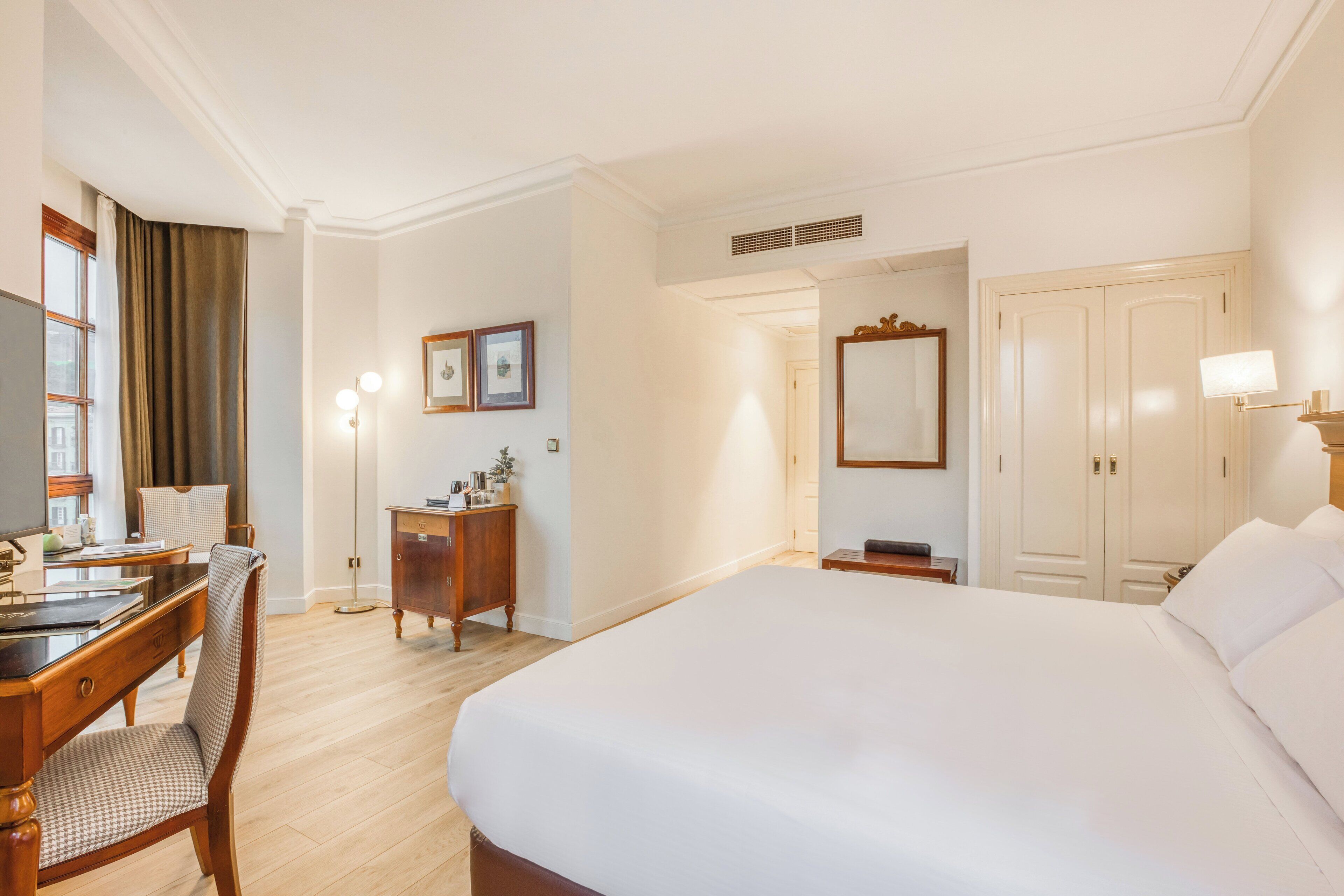 minibar, in-room safe, desk, soundproofing