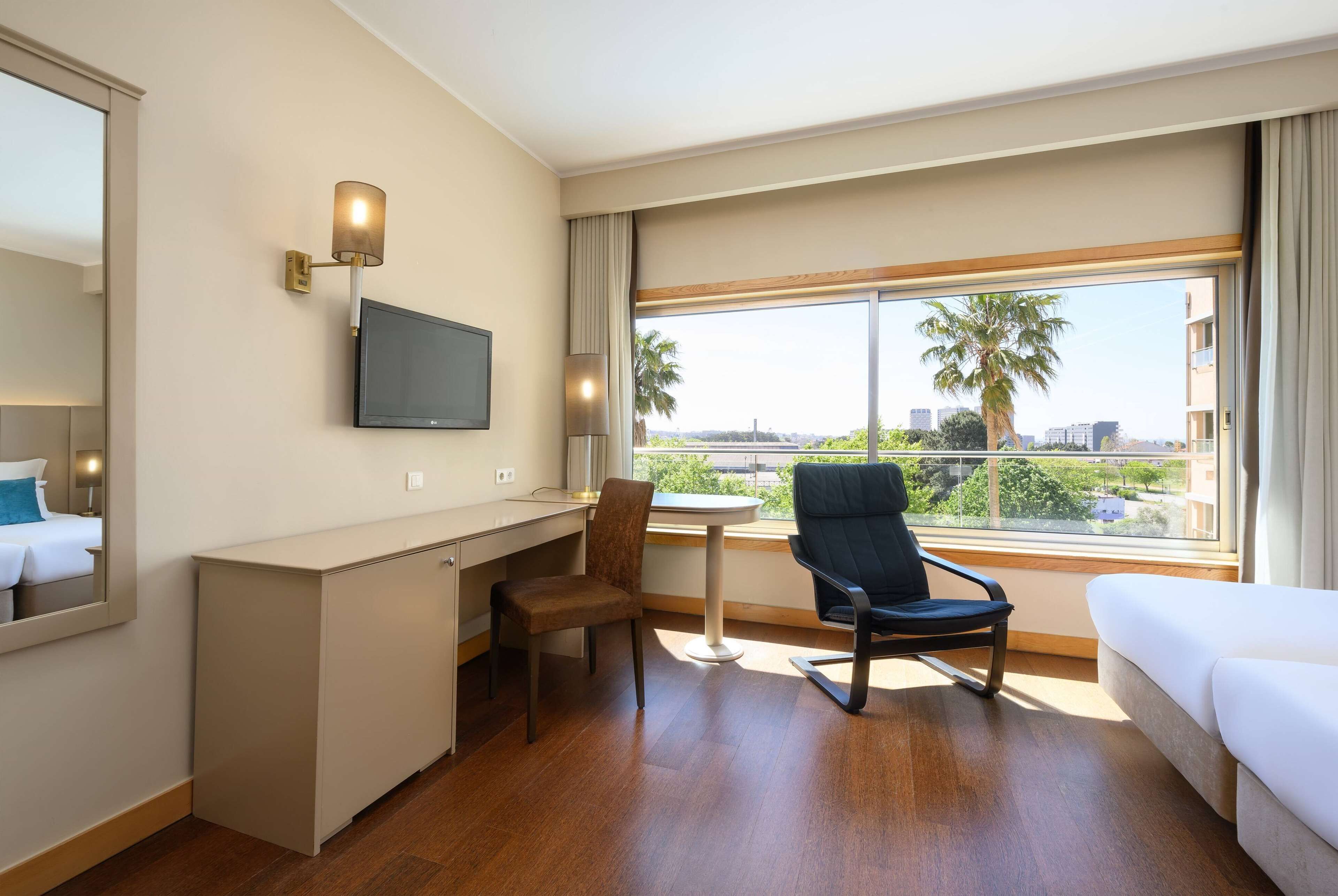 minibar, in-room safe, desk, laptop workspace