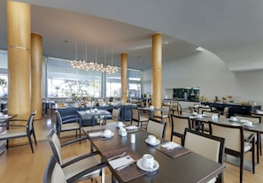 Daily buffet breakfast (EUR 11 per person)