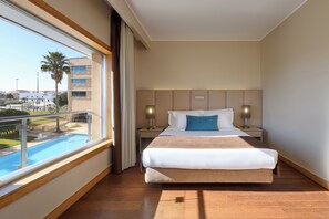 Deluxe Room, 1 Double Bed, Non Smoking, Pool View