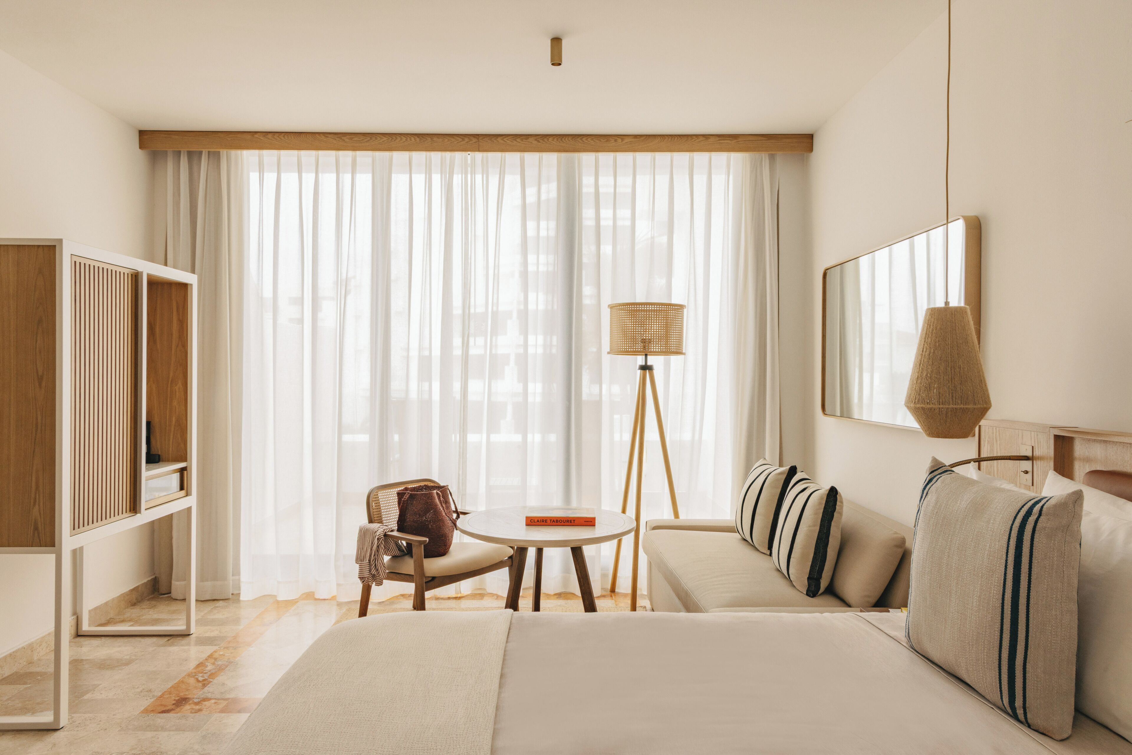 Junior Suite Ocean View | Ropa de cama de alta calidad y artículos del minibar gratis 