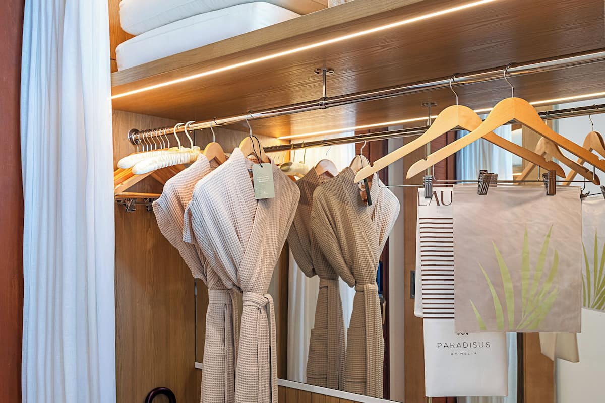 Ylelliset vuodevaatteet, ilmaiset minibaarituotteet