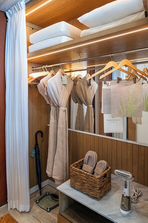 Premium bedding, free minibar, in-room safe, desk