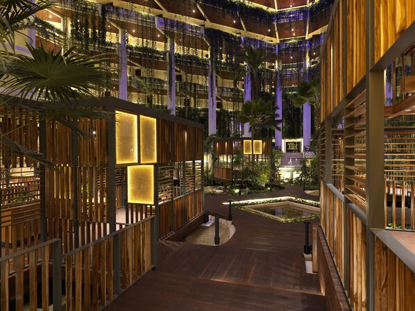 9 restaurants, breakfast, lunch, dinner served; international cuisine - Paradisus Cancún – All Inclusive (Cancun)