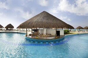 4 hồ bơi ngoài trời, lều (phụ phí), dù/ô trên bãi biển/hồ bơi 