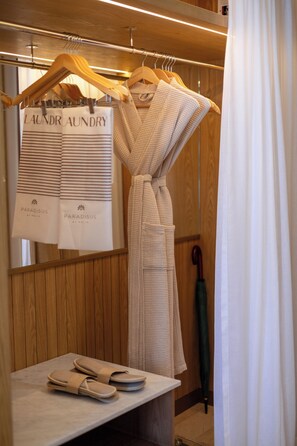 The Reserve Suite Sunset View Adults Only | Premium bedding, free minibar, in-room safe, desk