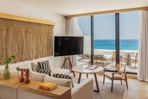 Governor Suite | 高档床上用品、迷你吧（备有免费物品）、客房内保险箱、办公桌