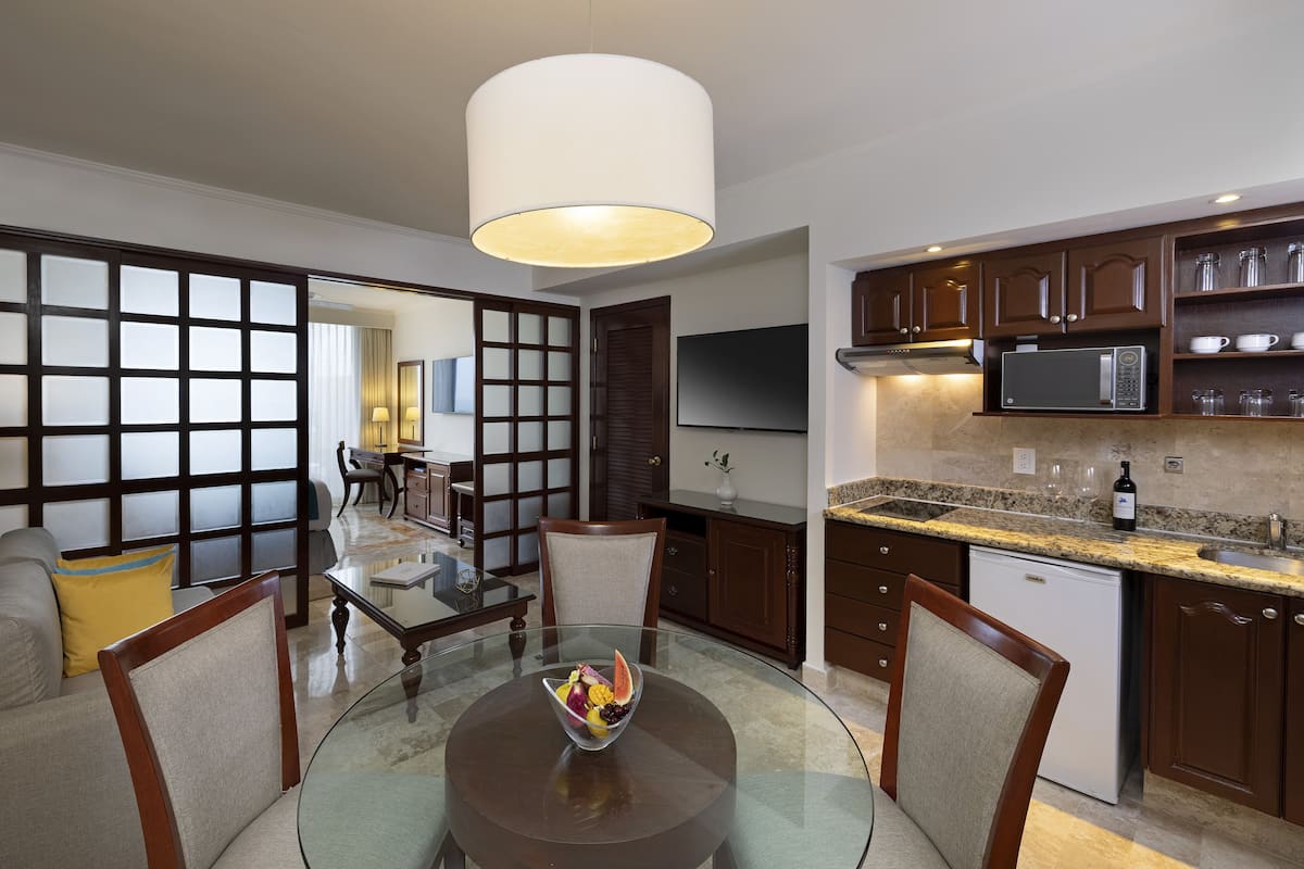 Premium Suite Sunset View | 1 habitación y ropa de cama de alta calidad