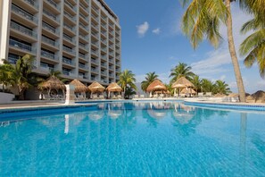 2 outdoor pools, pool umbrellas, sun loungers - Melia Cozumel All Inclusive (Cozumel)