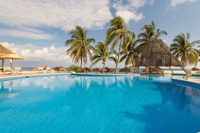 Gift Shop Up Front - Picture of Three Amigos, Cozumel - Tripadvisor