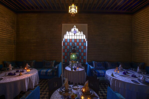 مطعم