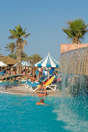 Piscine couverte, piscine extérieure