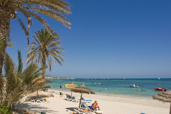 Private beach, sun-loungers, beach umbrellas, beach towels