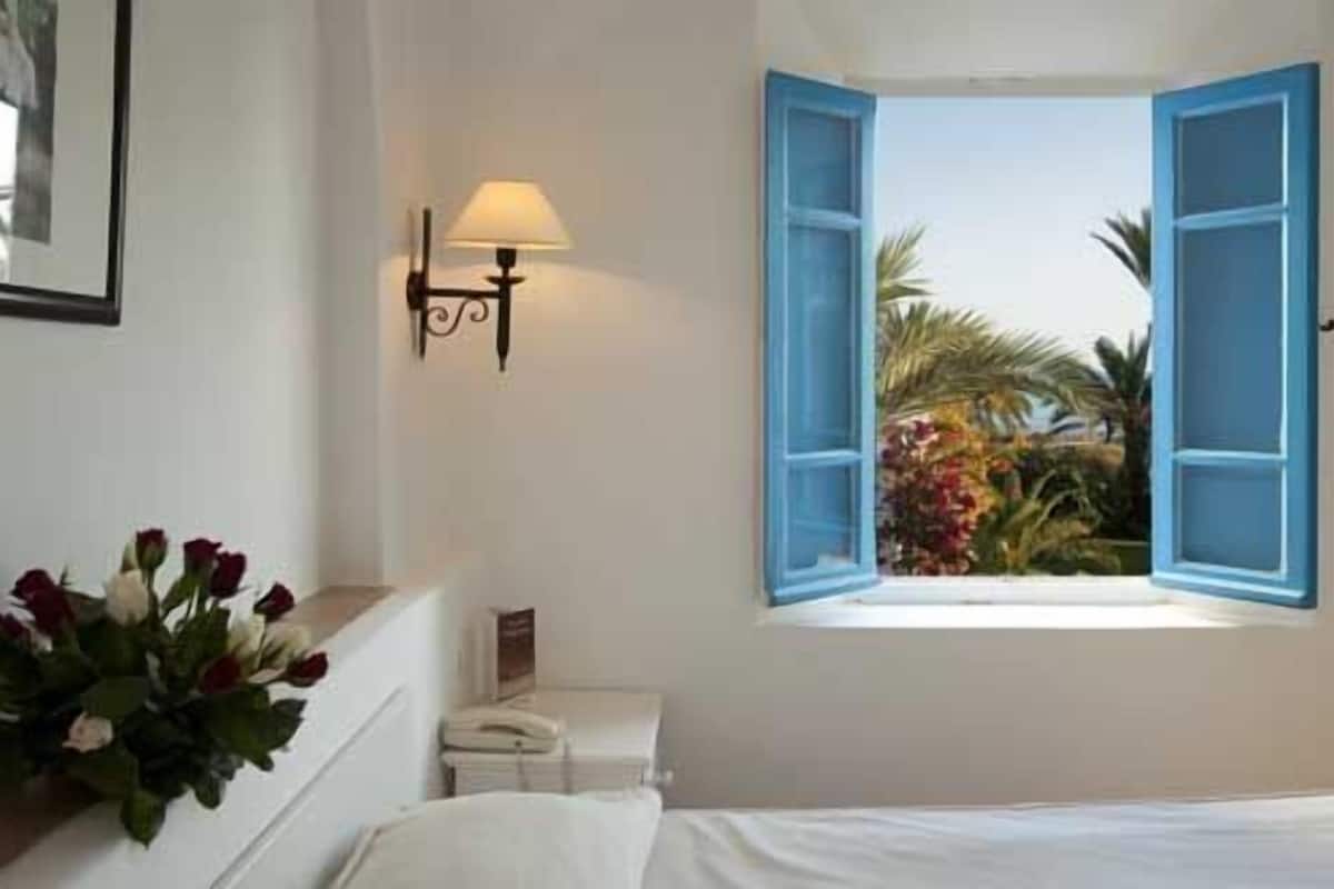 In-room safe, free cots/infant beds