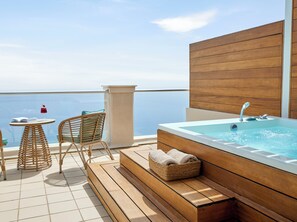 Junior Suite, Grand Terrace Whirlpool Sea View (Panorama) | Beach/ocean view
