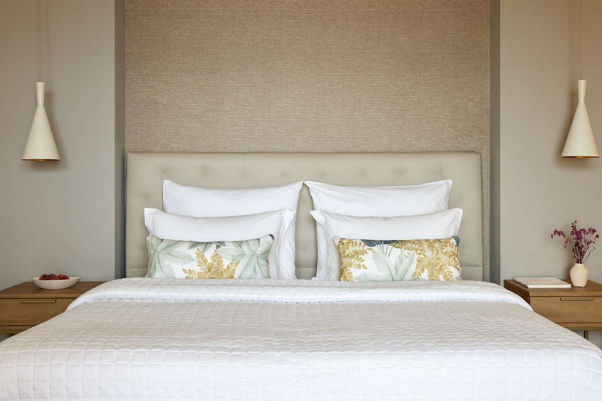 Premium bedding, minibar, in-room safe, blackout drapes