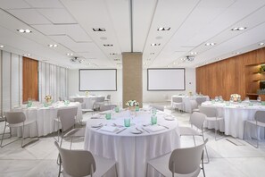 Reception hall - Melia White House Hotel (London)