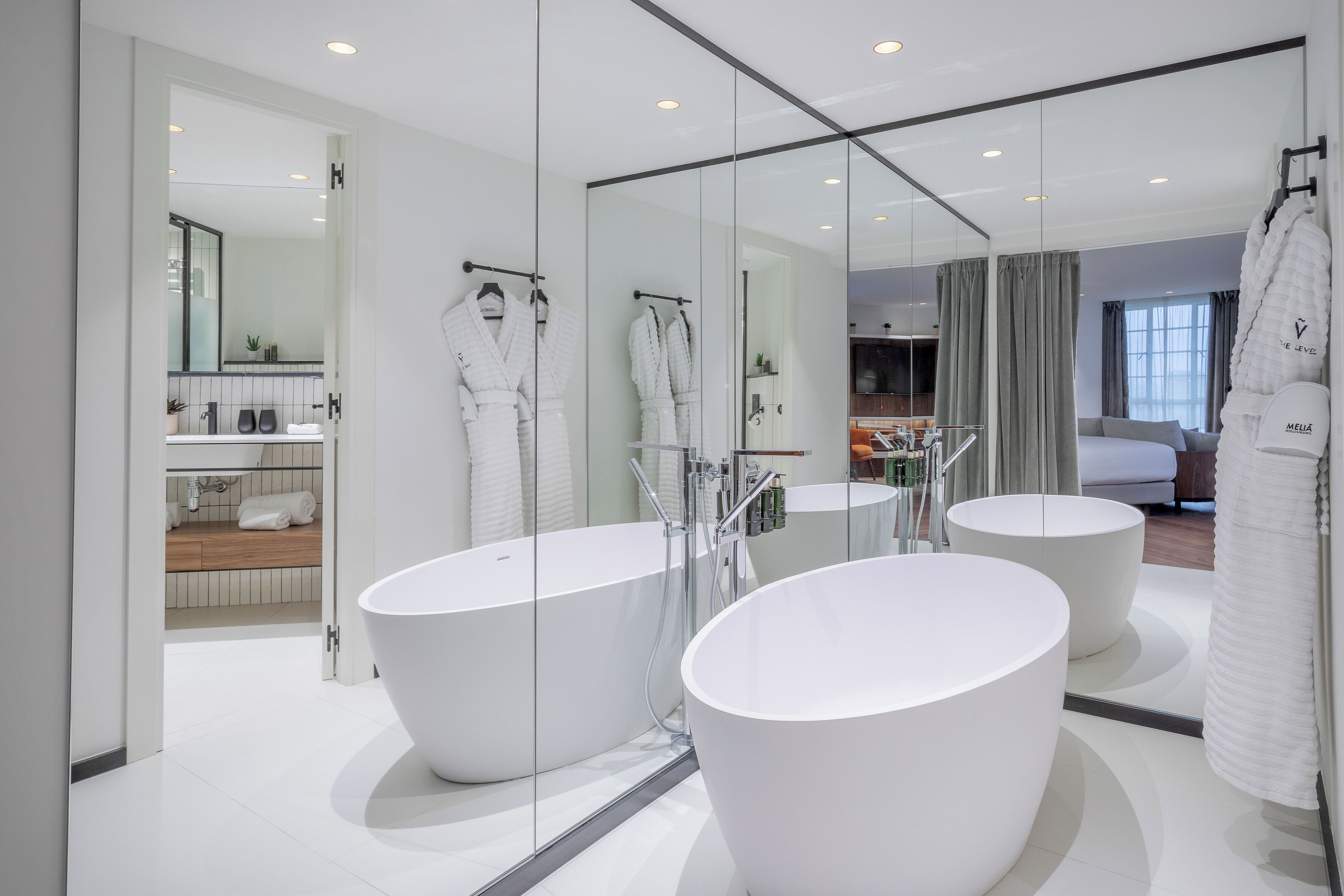 Photo - Melia White House Hotel