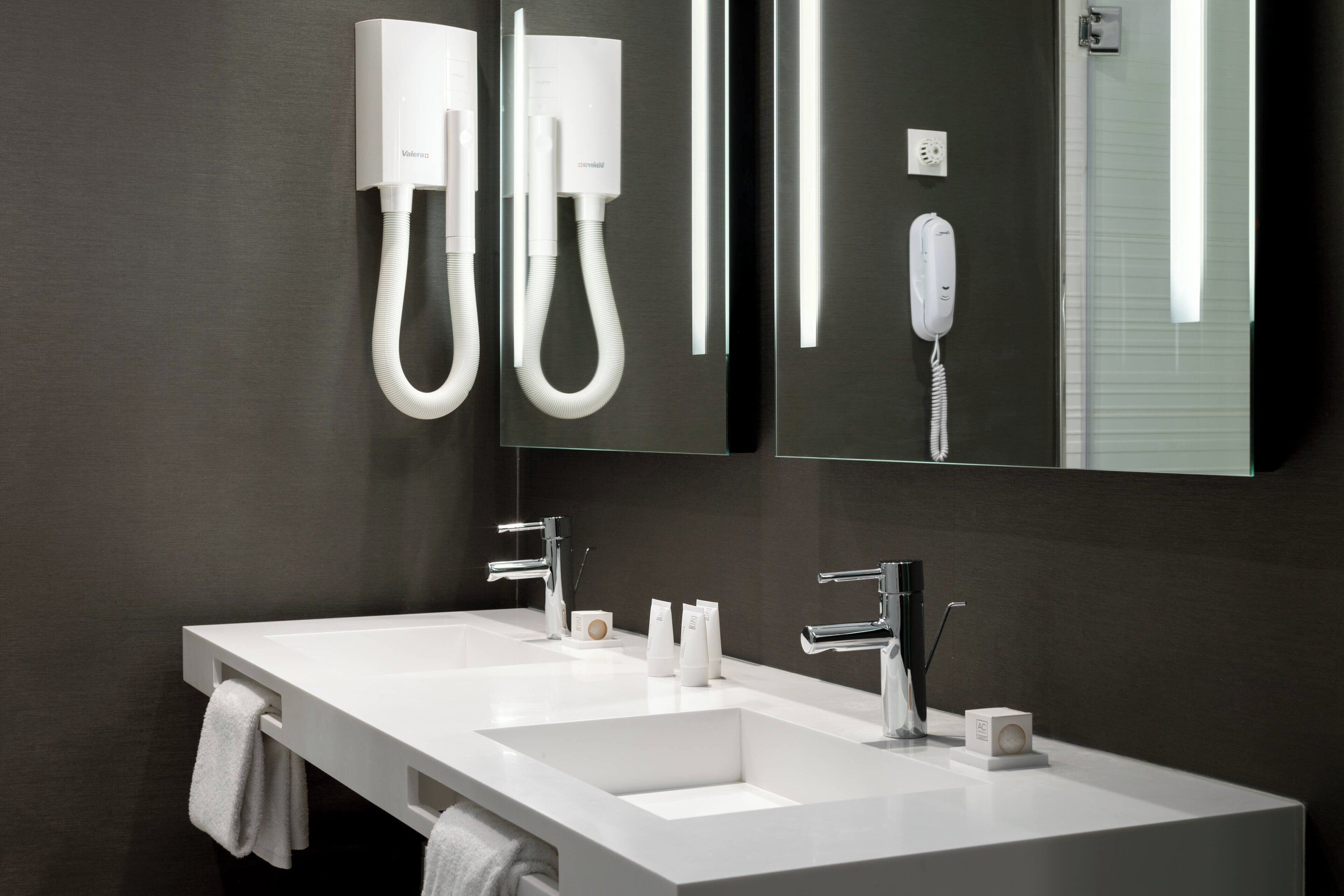 eco-friendly toiletries, hair dryer, bidet, towels