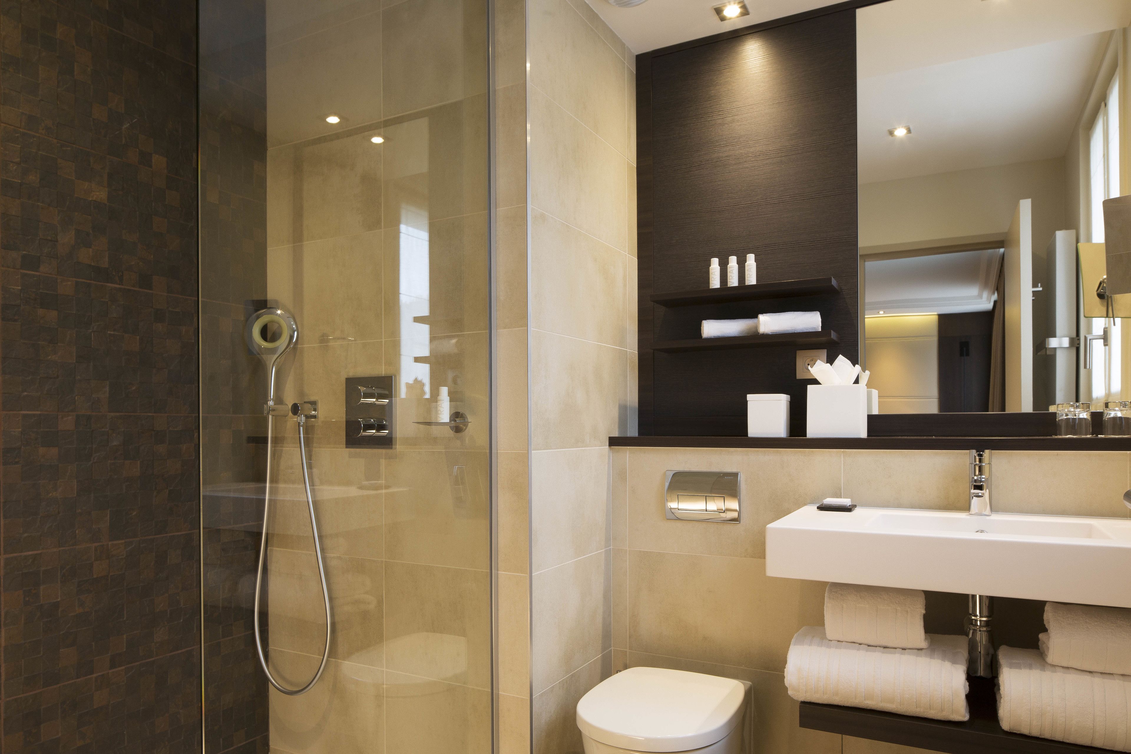 hair dryer, towels, shampoo