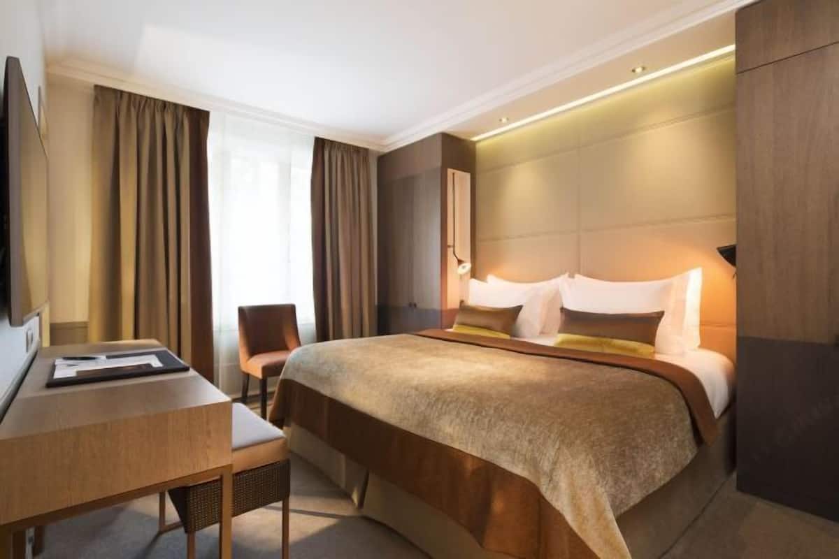 1 Schlafzimmer, Zimmersafe, Schreibtisch, VerdunkelungsvorhÀnge