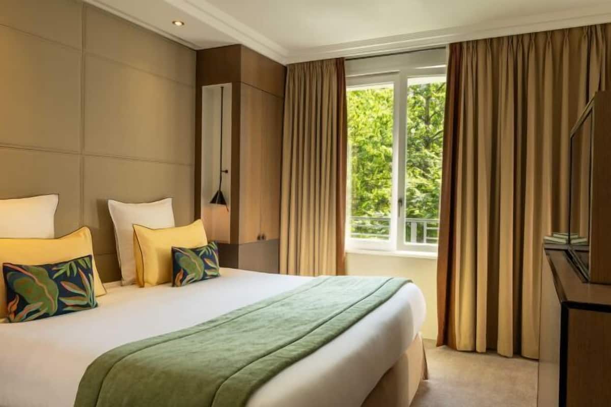 1 bedroom, in-room safe, desk, blackout curtains